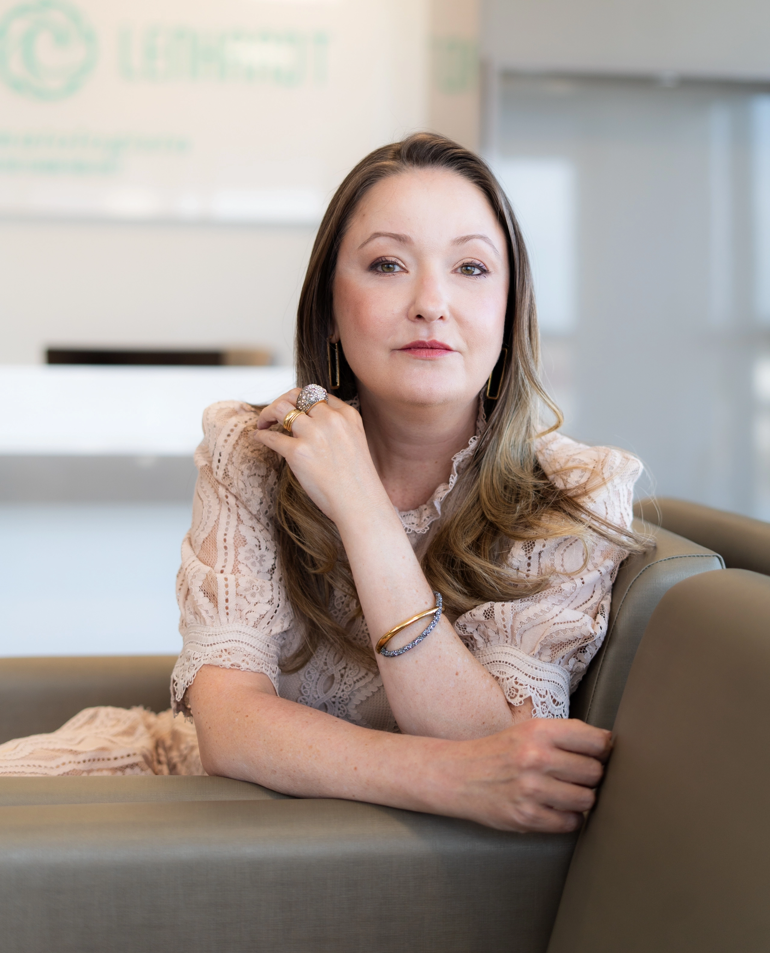 Dra. Carolina Lenhardt no consultório